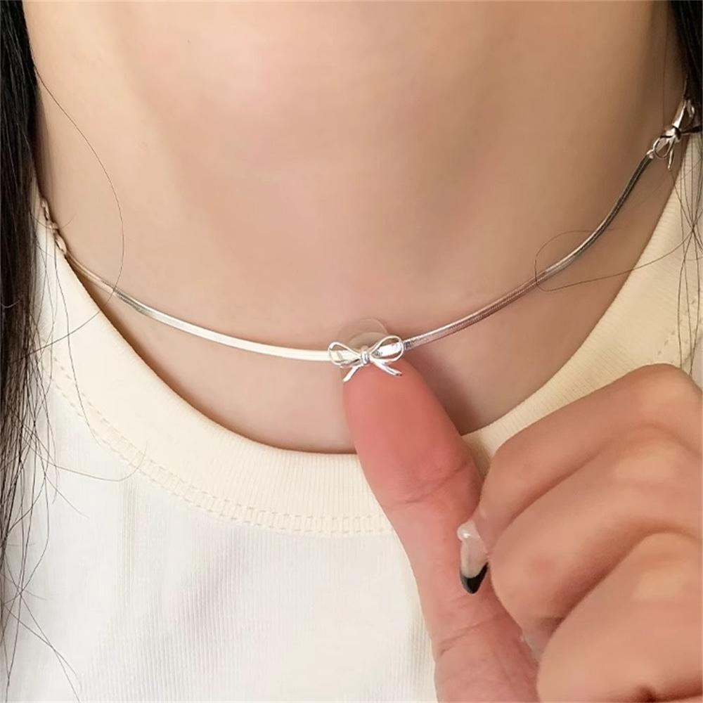 Korean version bow snake bone chain necklace ins temperament collarbone chain cold wind bracelet