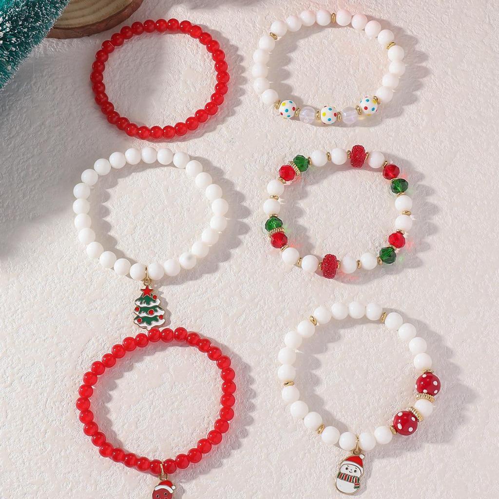 Charming Snowman & Christmas Tree Beaded Bracelet: Stylish Women’s Holiday Jewelry with Cute Design