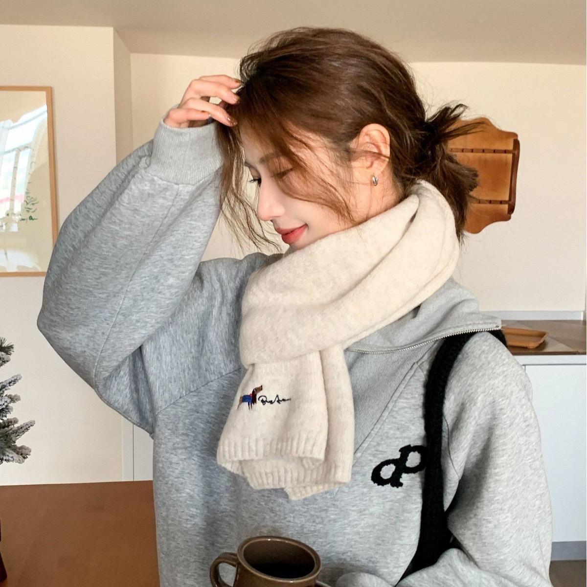 

Толстый теплый вязаный шарф в корейском стиле - однотонный, милый и холодостойкий для щенков-девочек, зима 2024 г.