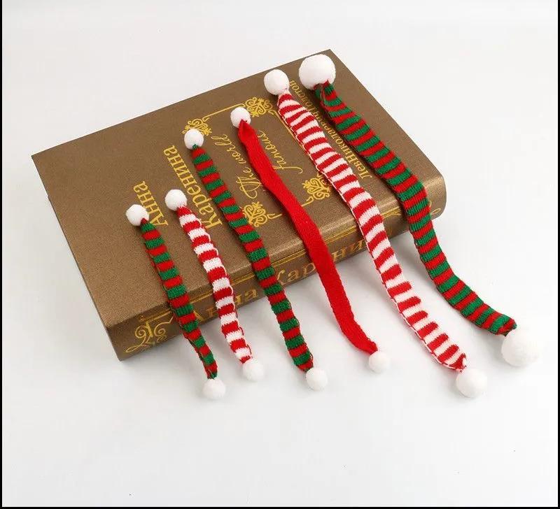 

Christmas Hat With Scarf In Red And Green Festive Colours Decorative Hanging Ornament With Finger-Loop Yarn Ball One Size красный