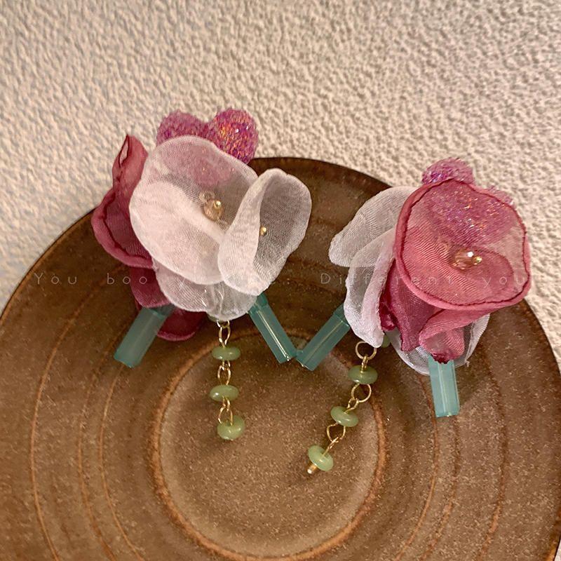 

Серьги с зелеными кристаллами в нишевом стиле, преувеличенные цветы из органзы Pink Heart flower stud earrings