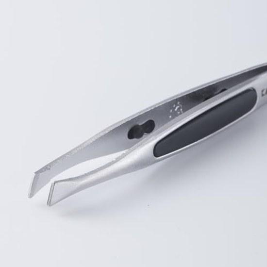 KAI Groom Tweezers Flat Tip Fine Hair Catching Non-Slip HC3021