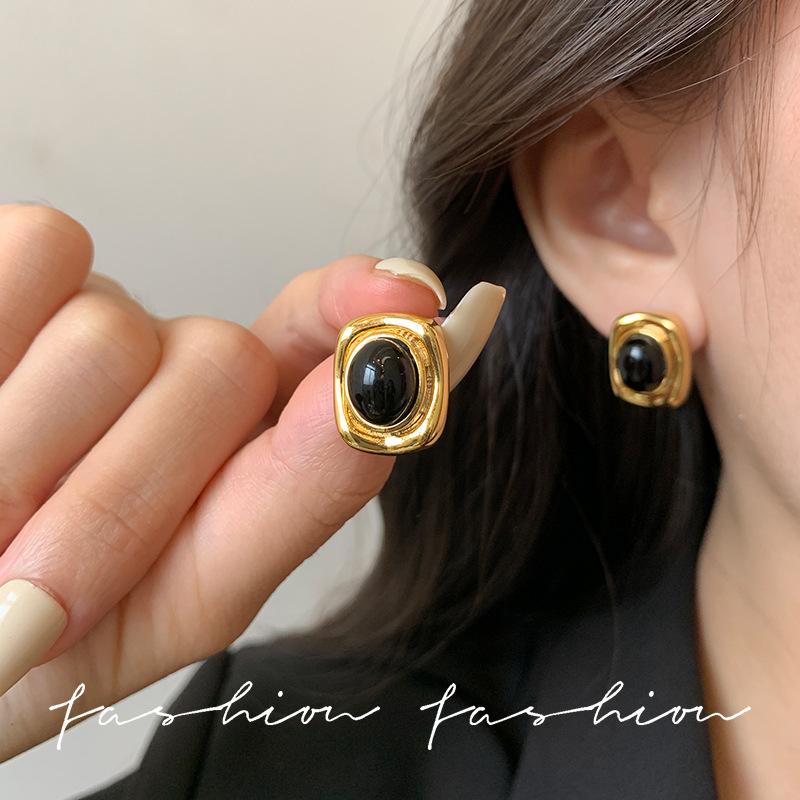 

Sterling silver tiger s eye stone retro geometric earrings femininity niche stud earrings new Maillard ear jewelry