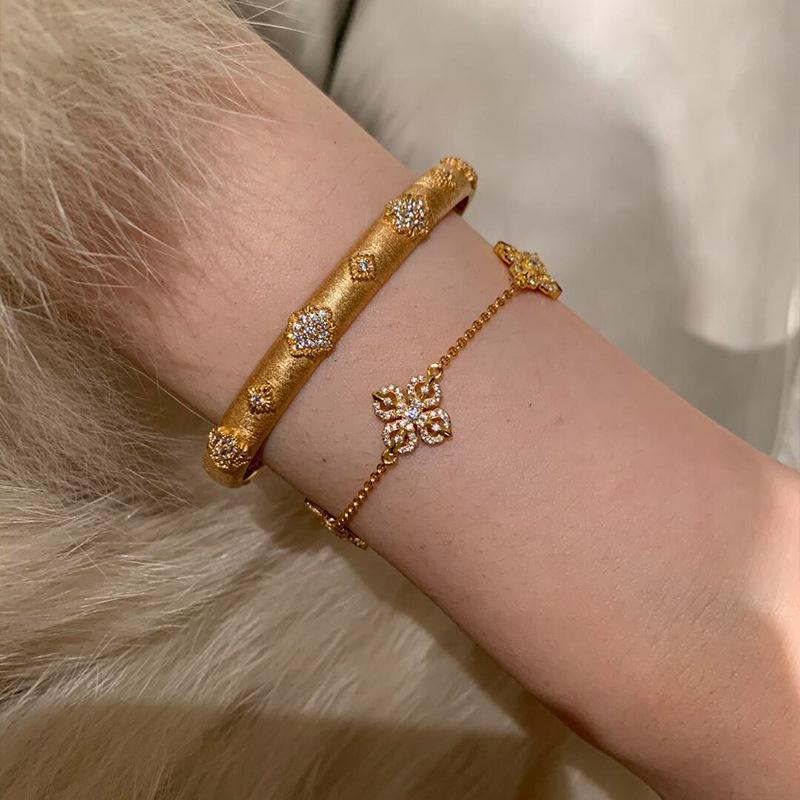 Zircon Four-leaf Clover Bracelet Light Luxury High-end Fashion Retro Bracelet Personality Temperament Jewelry