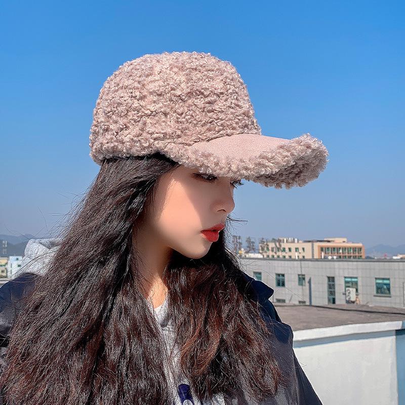 Lamb Wool Hat Women's Autumn and Winter Cap Ins Face Small Thickened Warm Baseball Cap Winter