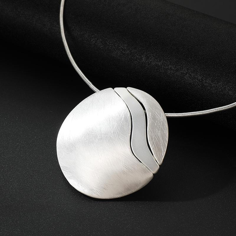 Necklace European and American niche round geometric pendant trendy versatile jewelry women s collar jewelry
