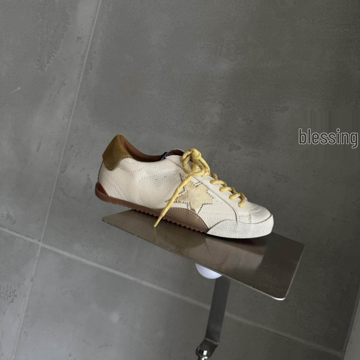 

Women s 2025 Retro Star Distressed Leather Sneakers with Color Block and Hidden Lift 40 покинуть белый