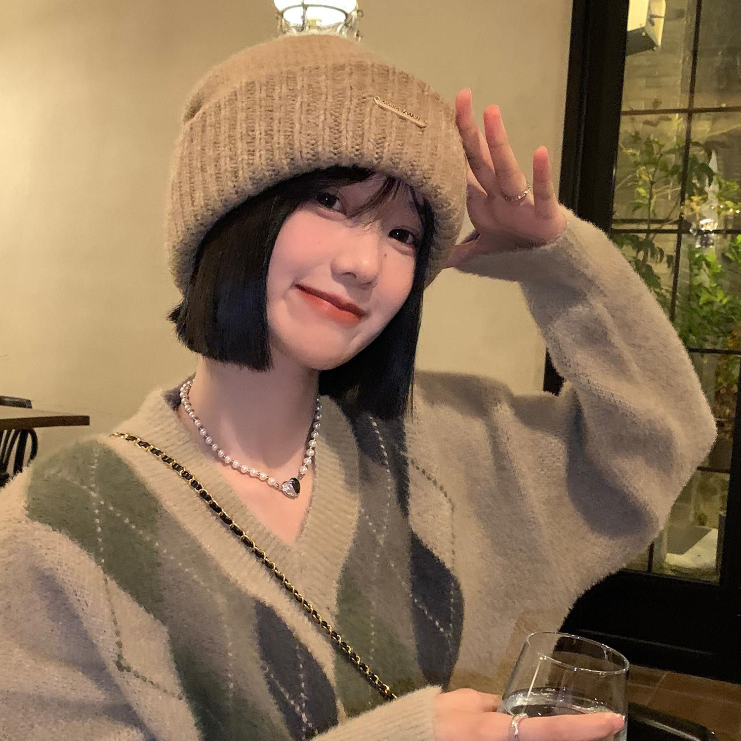 

Wool hat women s autumn and winter versatile face small knitted hat big head circumference warm ear protection hat M（56-58cm） хакі