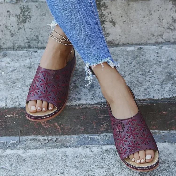 Γυναικεία ρετρό σανδάλια με πλατφόρμες 2021 - Στρογγυλή μύτη, μονόχρωμο, κενό σχέδιο, μεγάλο μέγεθος