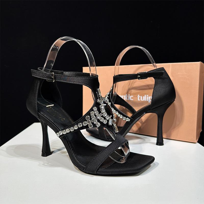 

Fashion 2025 Summer New Rhinrhinous Open-Toed Sandals Women Thin With Sexy Outside Wearing Black High-Heeled Cross-Strap Women 40 чёрный