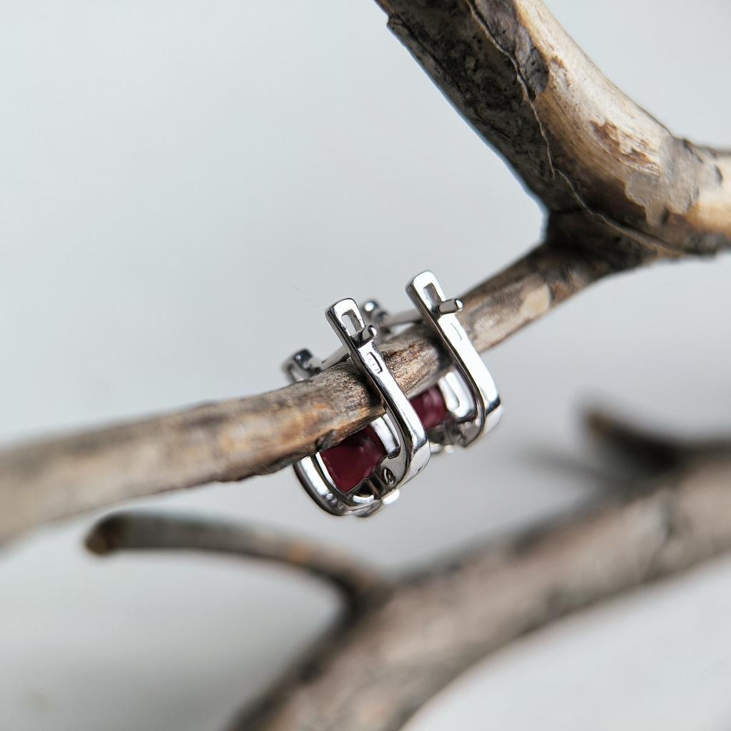Серебряные серьги с искусственным гранатом nano 4.628ct, фианитами (60002411)