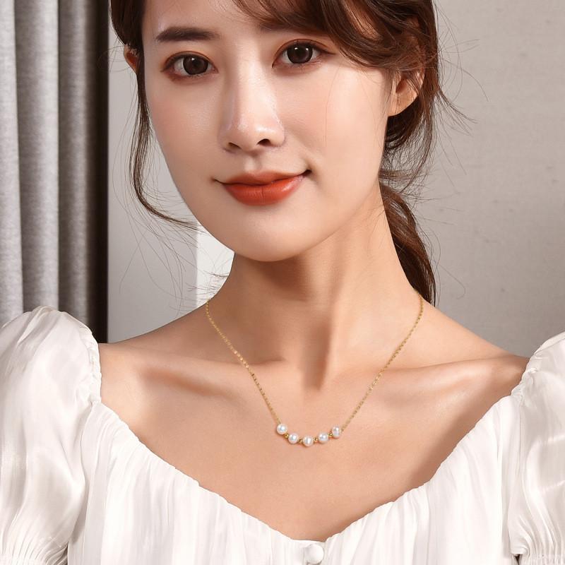 Elegant Pearl Pendant Choker Necklace For Women Featuring Stylish Baroque Design