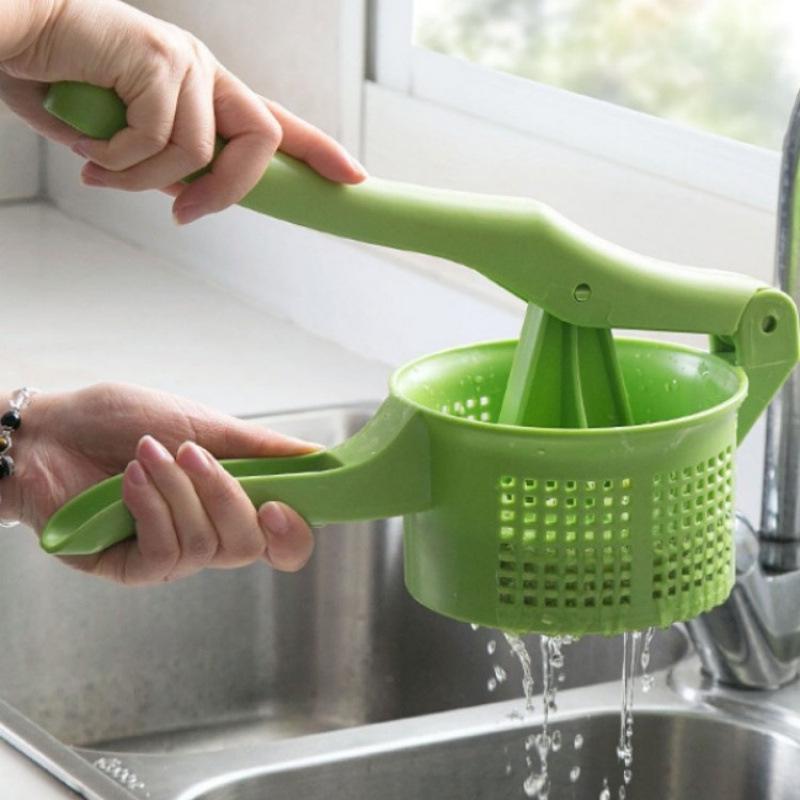 Hand-Press Multifunctional Vegetable and Fruit Dehydrator for Dumpling Filling and Kitchen Use