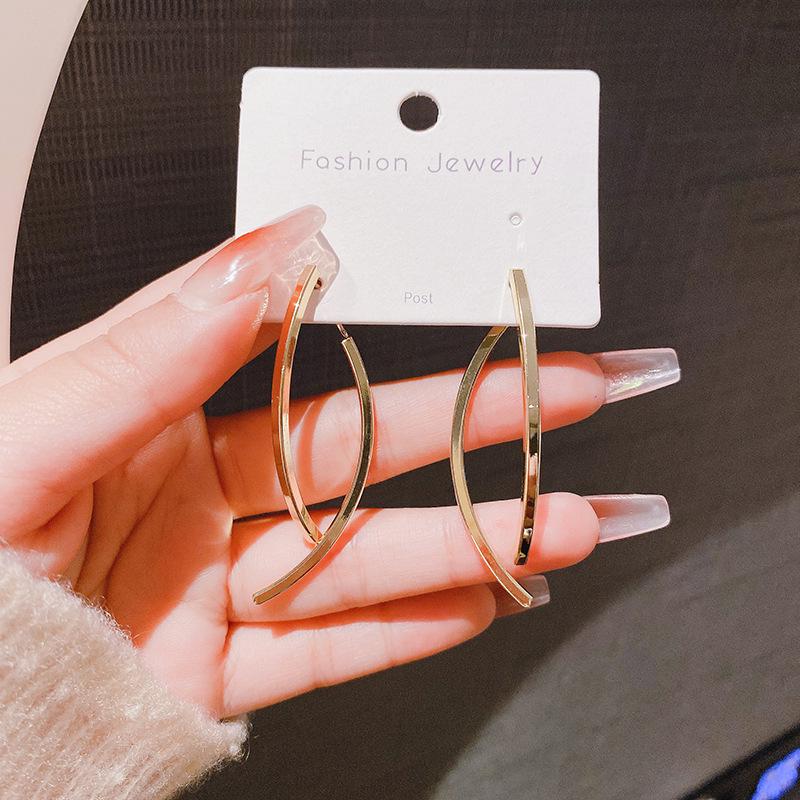 2023 Stilvolle High-End Leichter Luxus Ohrringe: Französisch inspiriert, Alleskönner, Statement-Ohrringe für Frauen