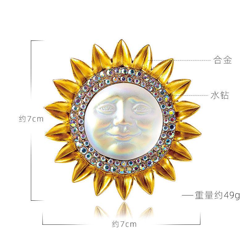Medieval Vintage Sun Smiley Brooch Baroque Clothing Accessories Sunflower Corsage