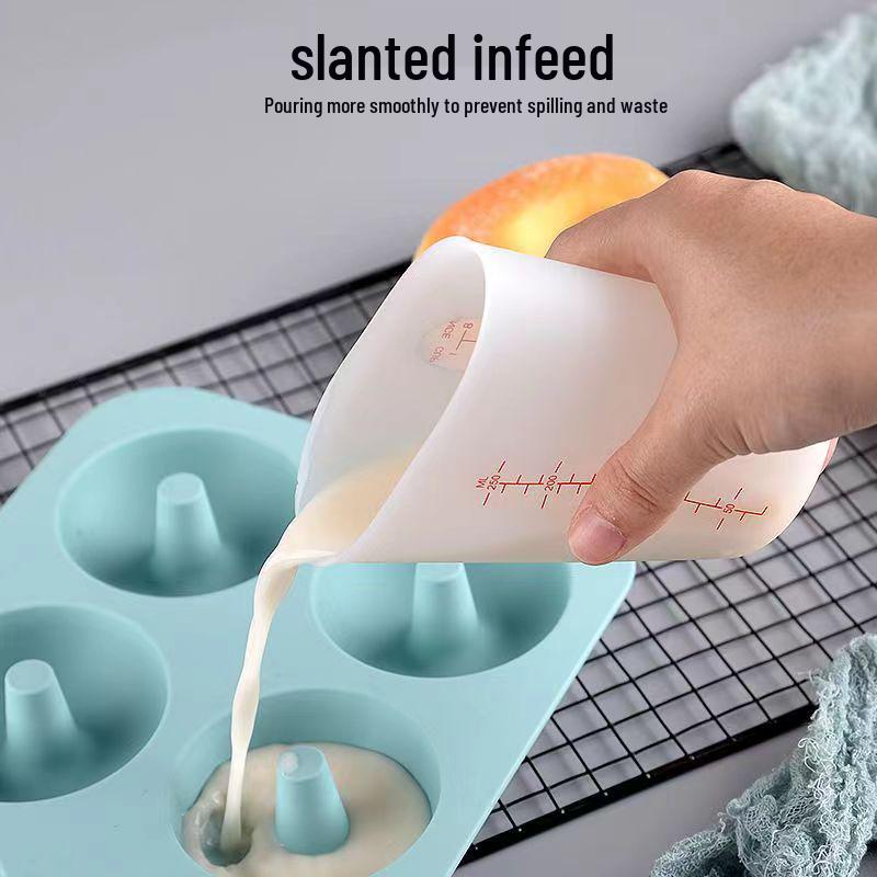 Food Grade Silicone Measuring Cup with Double Scale, 500ML/250ML, for Baking and Milk.