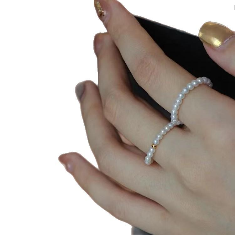 Women's Pearl Gold Bean Ring: Minimalist High-End Light Luxury Design, Exquisite Daily Fashion Jewelry.