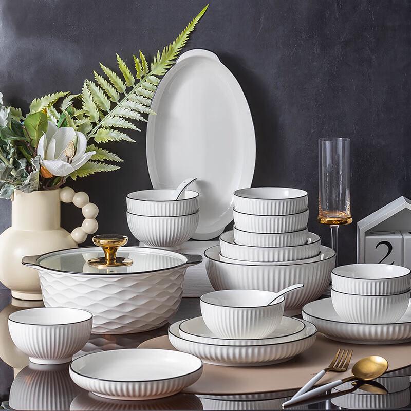 Mo De Lanka Ceramic Dinnerware Set for 4 (22-Piece Gift Set)