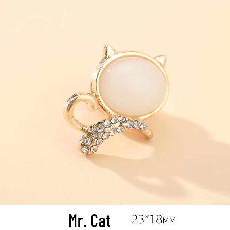 Elegant Luxury Brooch: Versatile and Exquisite Pin for Suit Jackets - Japanese and Korean Inspired Design