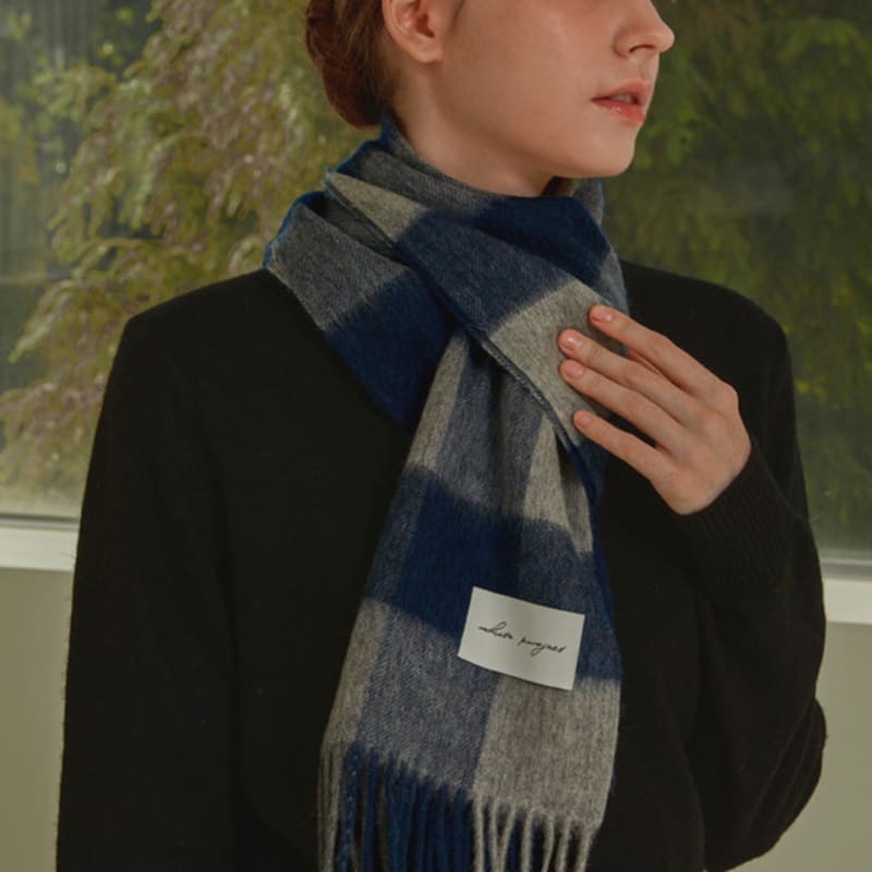 White Project PATTERN VIRGIN WOOL MUFFLER_NAVY