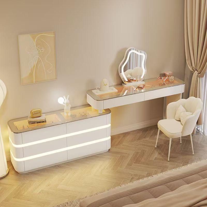 Elegant Solid Wood Vanity Table with Integrated Mirror and Drawers for Bedroom