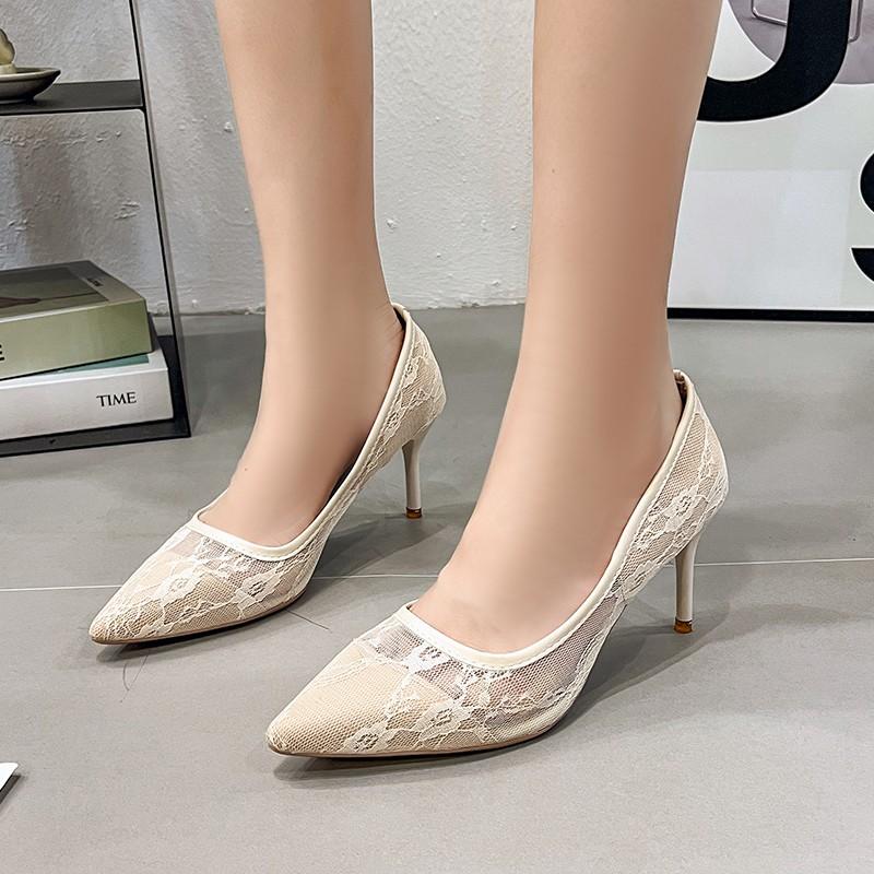 Mode Neu Sommer Europäischer und Amerikanischer Design-Feeling Temperament Atmungsaktive Spitze Mesh Unifarben Hohe Absätze Spitz Dünne Absätze
