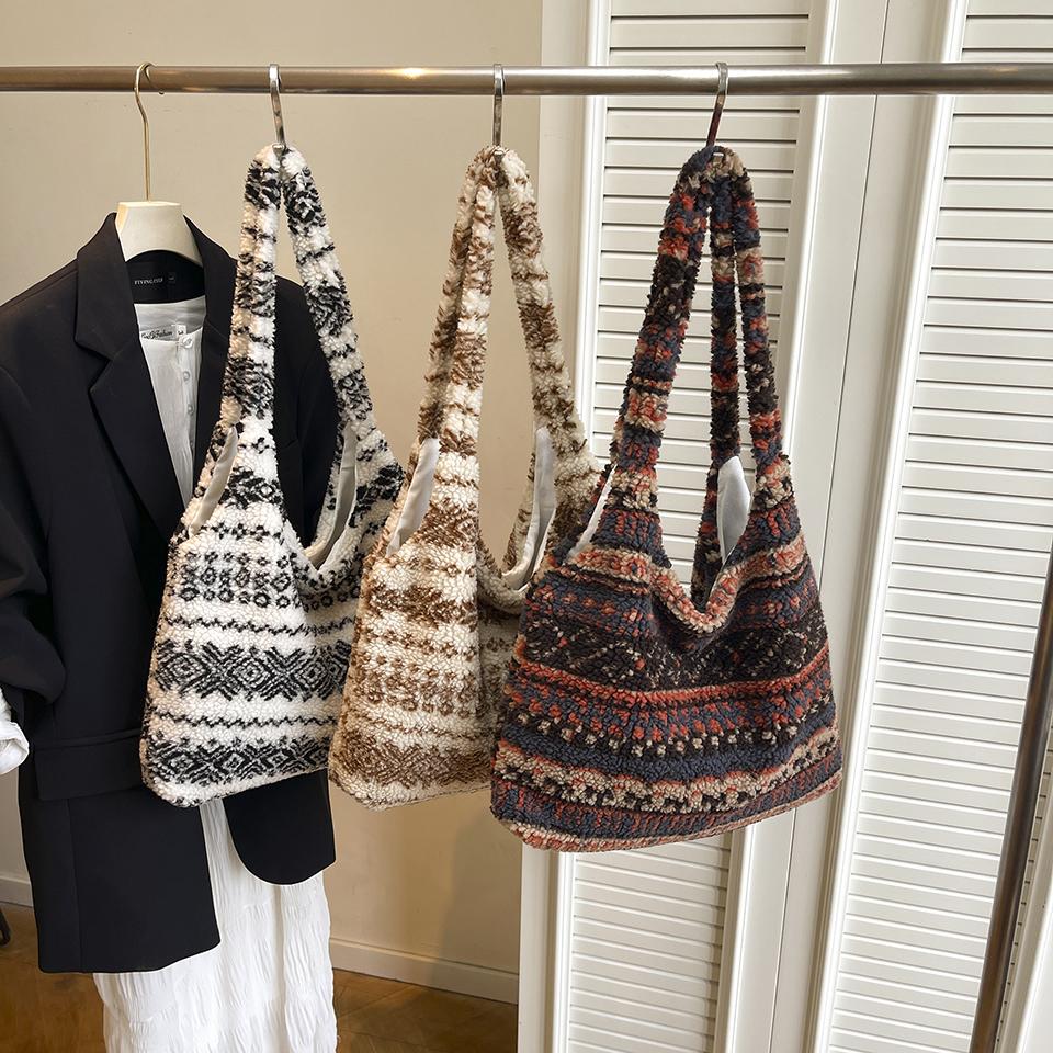 Vintage Handmade Bohemian Velvet Tote Bag Trendy Natural Material Crochet Shoulder Bags Hobo Bags Spacious chic for Daily