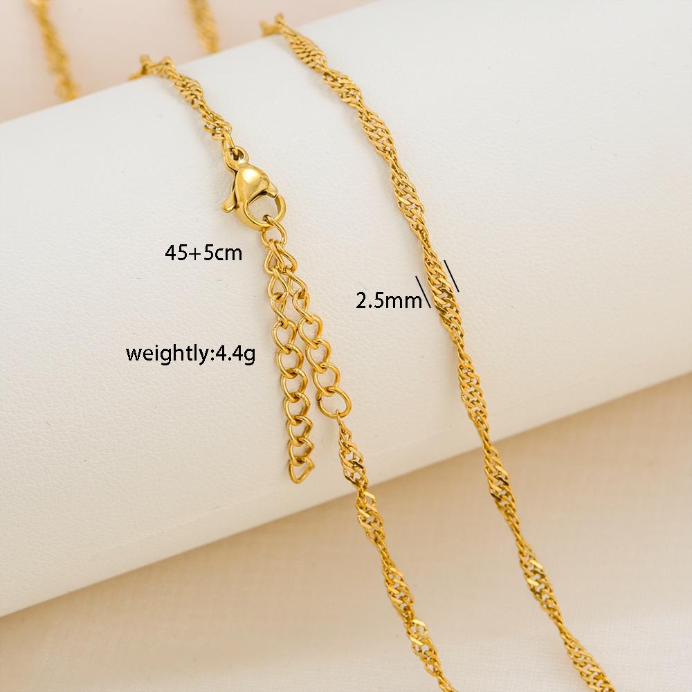 Élégant Collier Chaîne Boîte en Acier Titane Plaqué Or 18 Carats pour Femmes