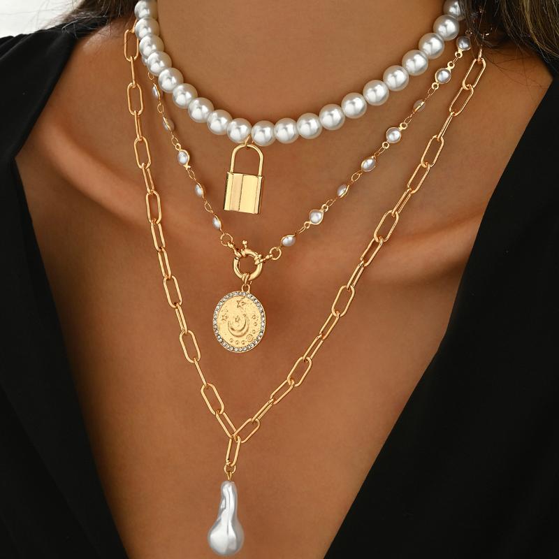 Vintage Layered Pearl Necklace For Women Gold Plated Multi Layer Chain Choker With Heart Lock Pendant For Party Daily Jewelry
