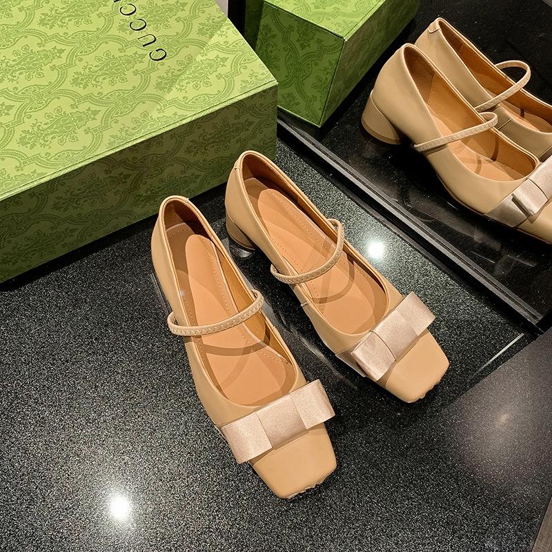

Leather French temperament retro square head light mouth bow one word elastic band Mary Jane sweet single shoe woman 39 абрикосовый