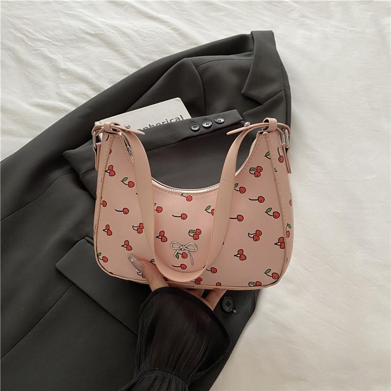 

New Korean cute 2025 spring and summer shoulder messenger bag fashionable versatile large capacity women s dumpling commuter bag розовый