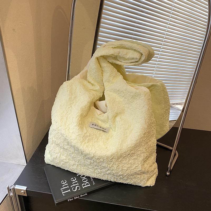 Tote bag women's large-capacity new versatile shoulder bag lazy wind bubble cloth college student class bag