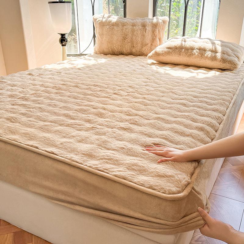 Class A Extra Thick Rabbit Fur Plush Fitted Sheet Set: Milk Velvet Bedspread, Winter Foldable Coral Fleece Mattress Cover