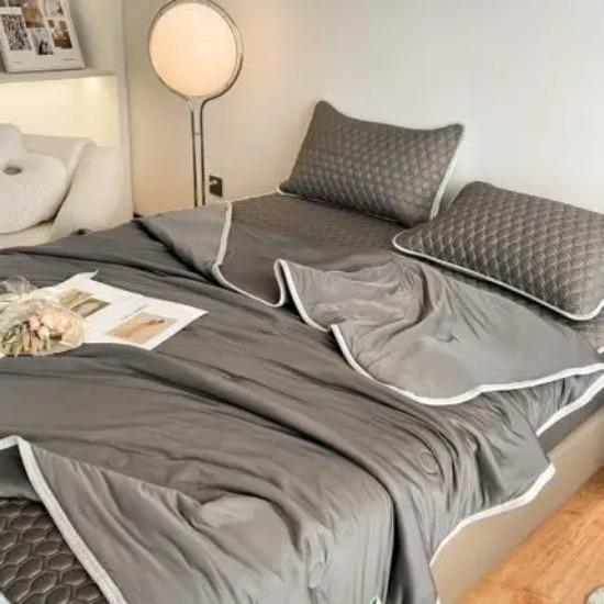 New Solid Color Cool Silk Summer Quilt Soft And Comfortable Air Conditioner Quilt Single Adult Gift Quilt