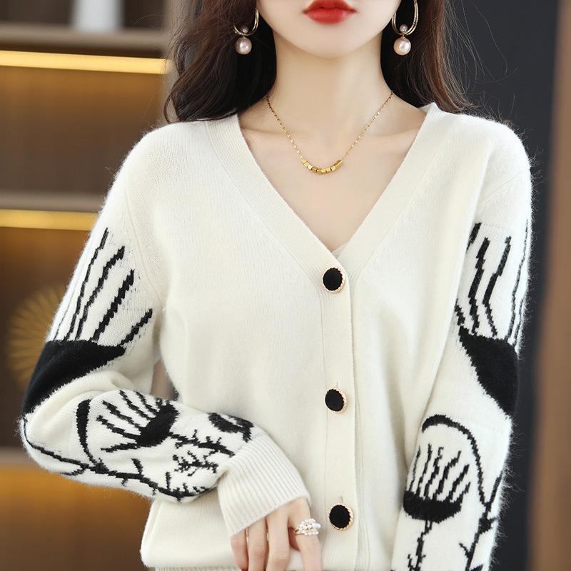 Autumn and Winter New Cardigan Women's Black and White Color Matching Knitted Sweater Short Top Jacket