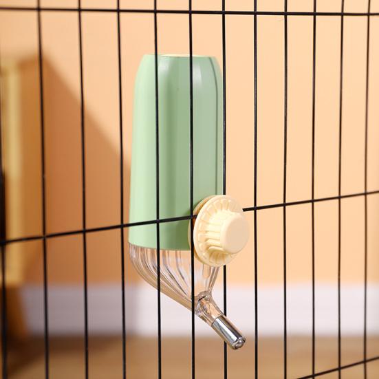 No-drip Pet Water Dispenser 500ml 700ml Dog Water Bottle Leak-Proof Cage Hanging Water Feeder for Small Medium Pets Cats Dogs