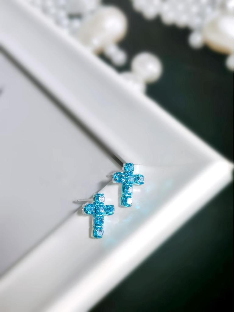 All-Copper Rhinestone Cross Stud Earrings for Women