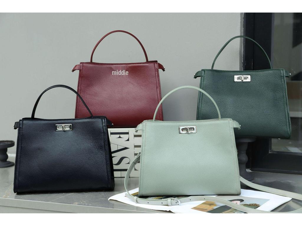 Genuine Leather Women's Large Capacity Tote - First Layer Cowhide Crossbody for Business and Commuting