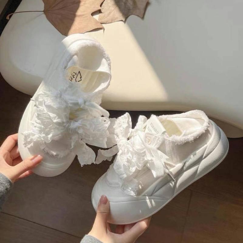 You Can Step On Your Feet and Wear Two Little White Shoes In Summer. Women's New Thick Baseplate Shoes Are Niche and Versatile Bread Shoes.