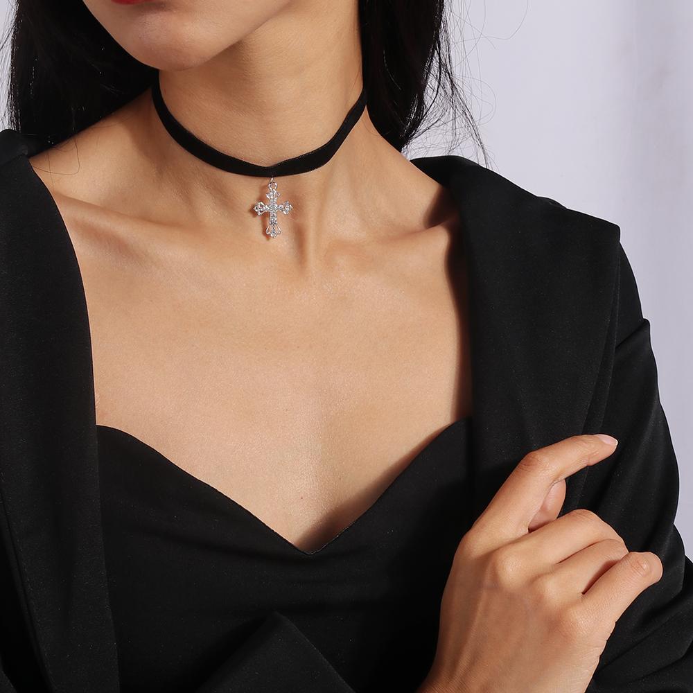 Fashion Black Bowknot Necklace Gothic Heart Lace Velvet Choker Necklaces for Women Girls Party Club Jewelry Gifts