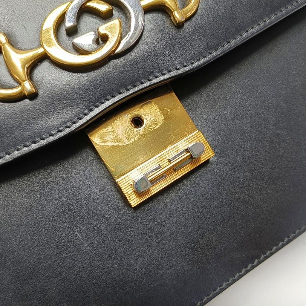 [Pre-Owned] Zumi Metal Double G Buckle Grain Leather Crossbody Shoulder Bag - Good #154KDUK