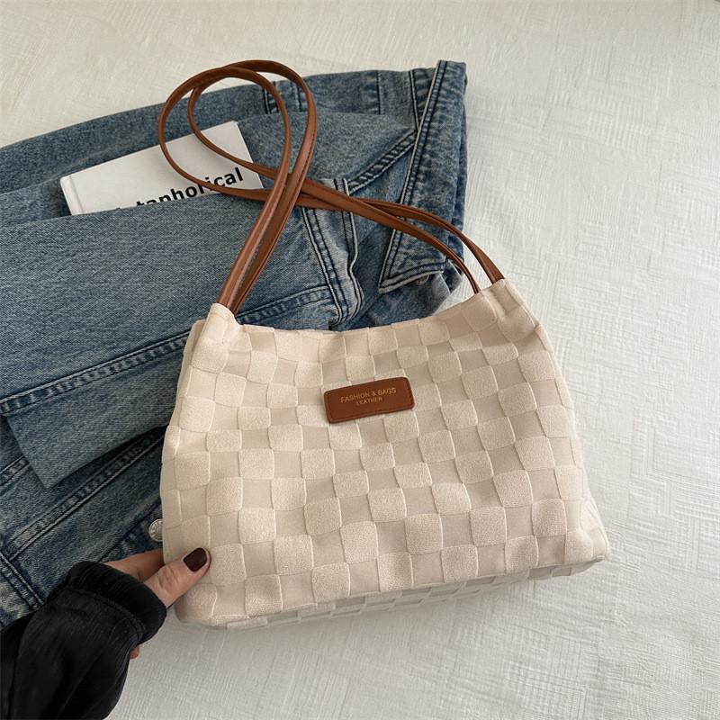 Stylish Street Trend Large Capacity Tote Bag For Women Perfect For Daily Outings In Cream Khaki Black OffWhite