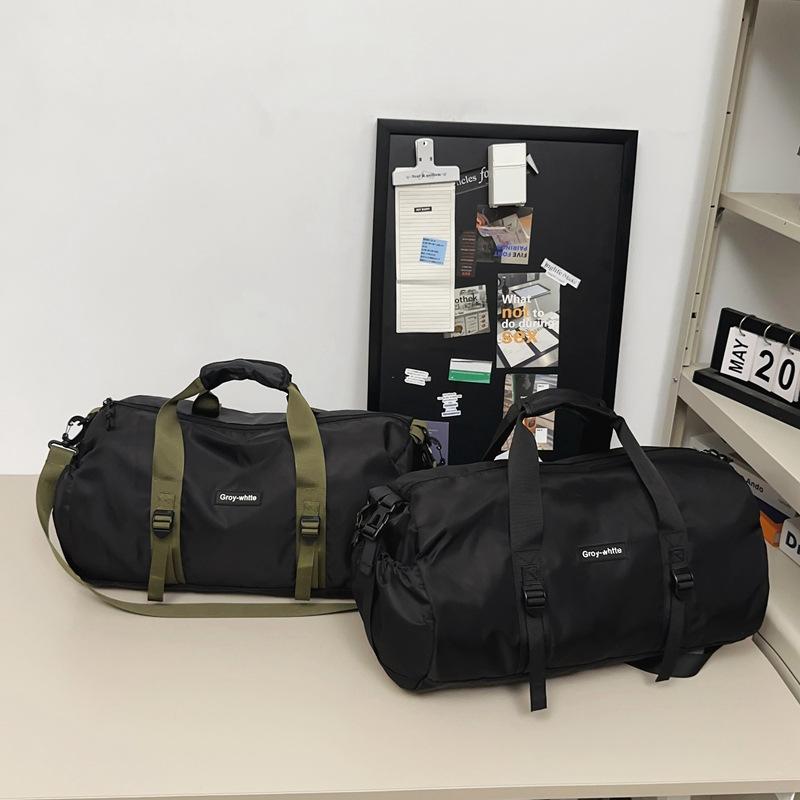 Large capacity storage bag men's new portable versatile trendy crossbody sports bag fashionable short distance light travel bag