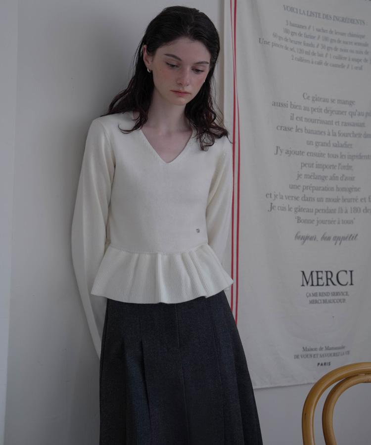 DEHEVE V-Neck Flare Shirring Knit [Ivory]