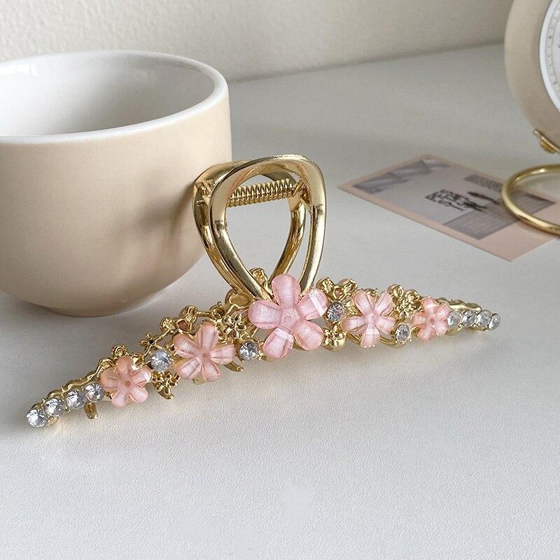 2023 New Vintage Butterfly Hair Claws Classic Pearl Hair Clips Hairpins Hairgrips For Women Hair Accessories Ornament Headwear