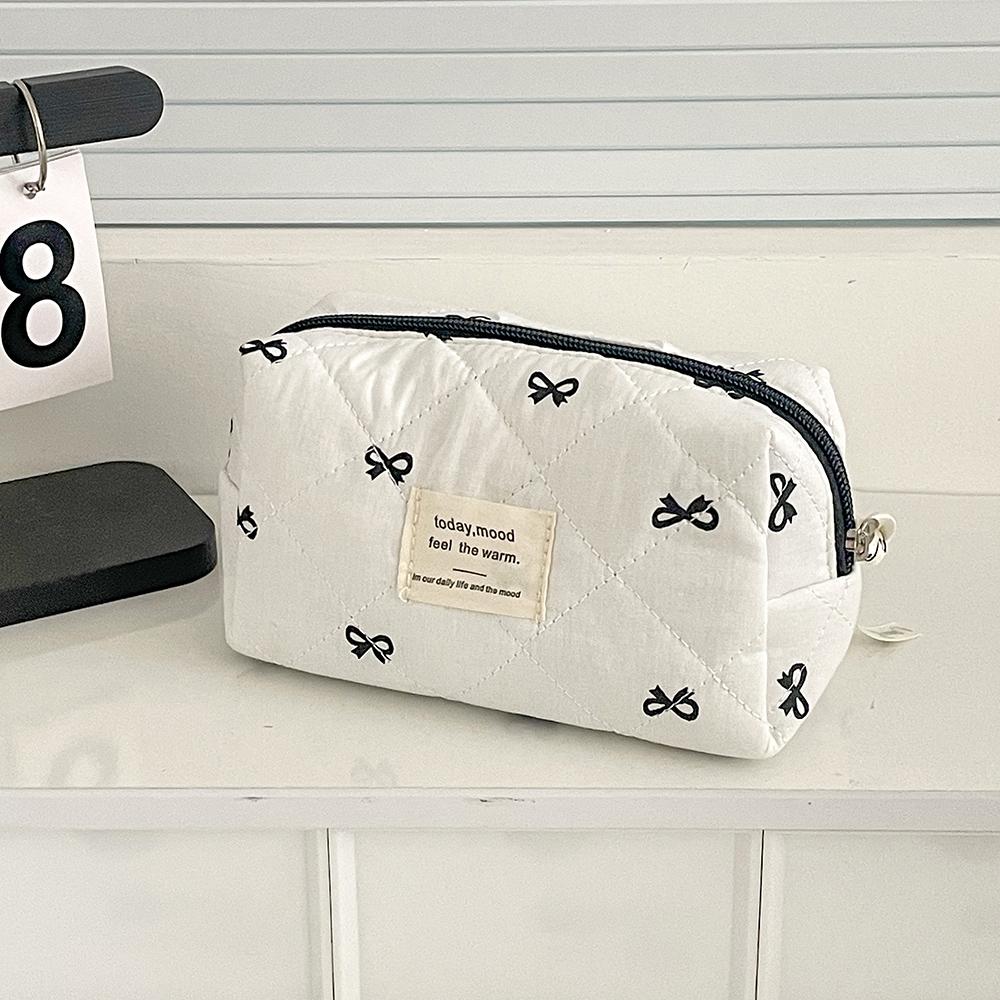 

Fashion Black And White Bow Large Capacity Women Tote Makeup Storage Bag Travel Organizer Cosmetic Quilting Pouch Handbag