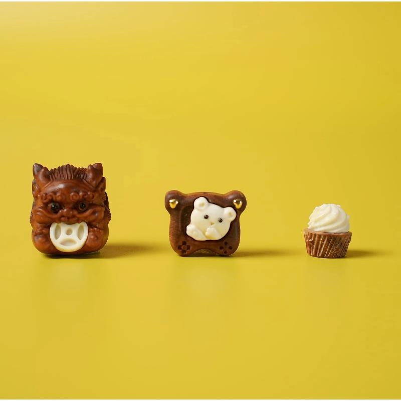 Mysore Sandalwood Inlaid Exquisite Chinese Ice Cream Lion & Bear Accessories