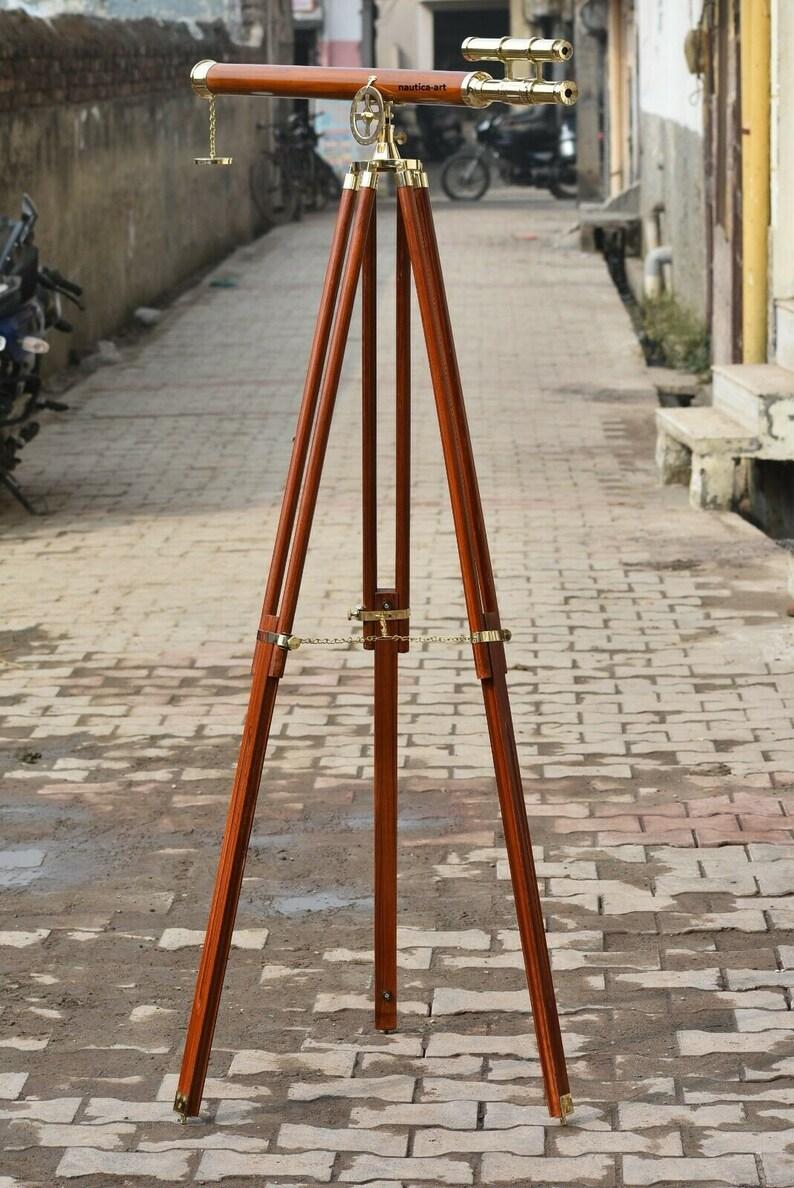 

Nautical Brass Telescope with Wooden Tripod: 39-Inch Home Decor коричневый