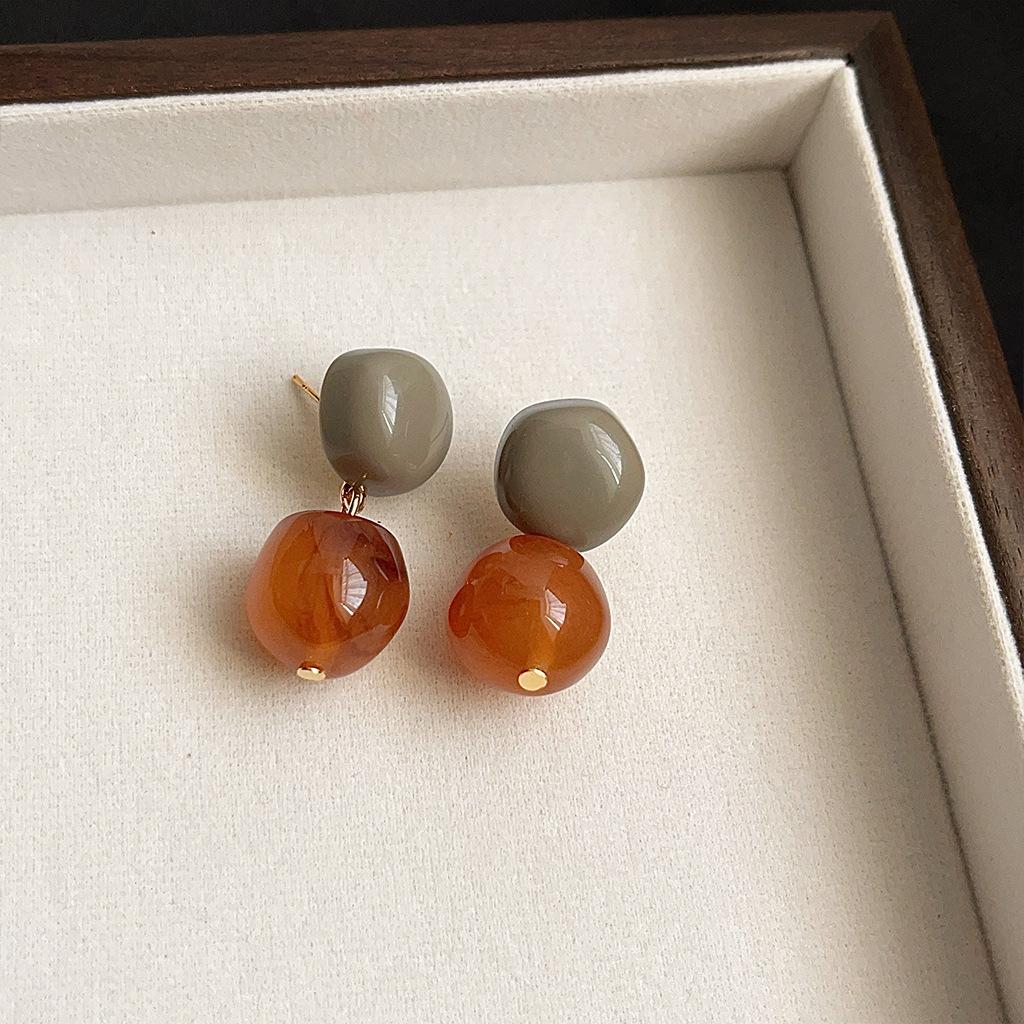 Vintage Maillard Coffee Earrings Women's Literary Temperament Acrylic Smudge Earrings Niche High-end Autumn and Winter Earrings