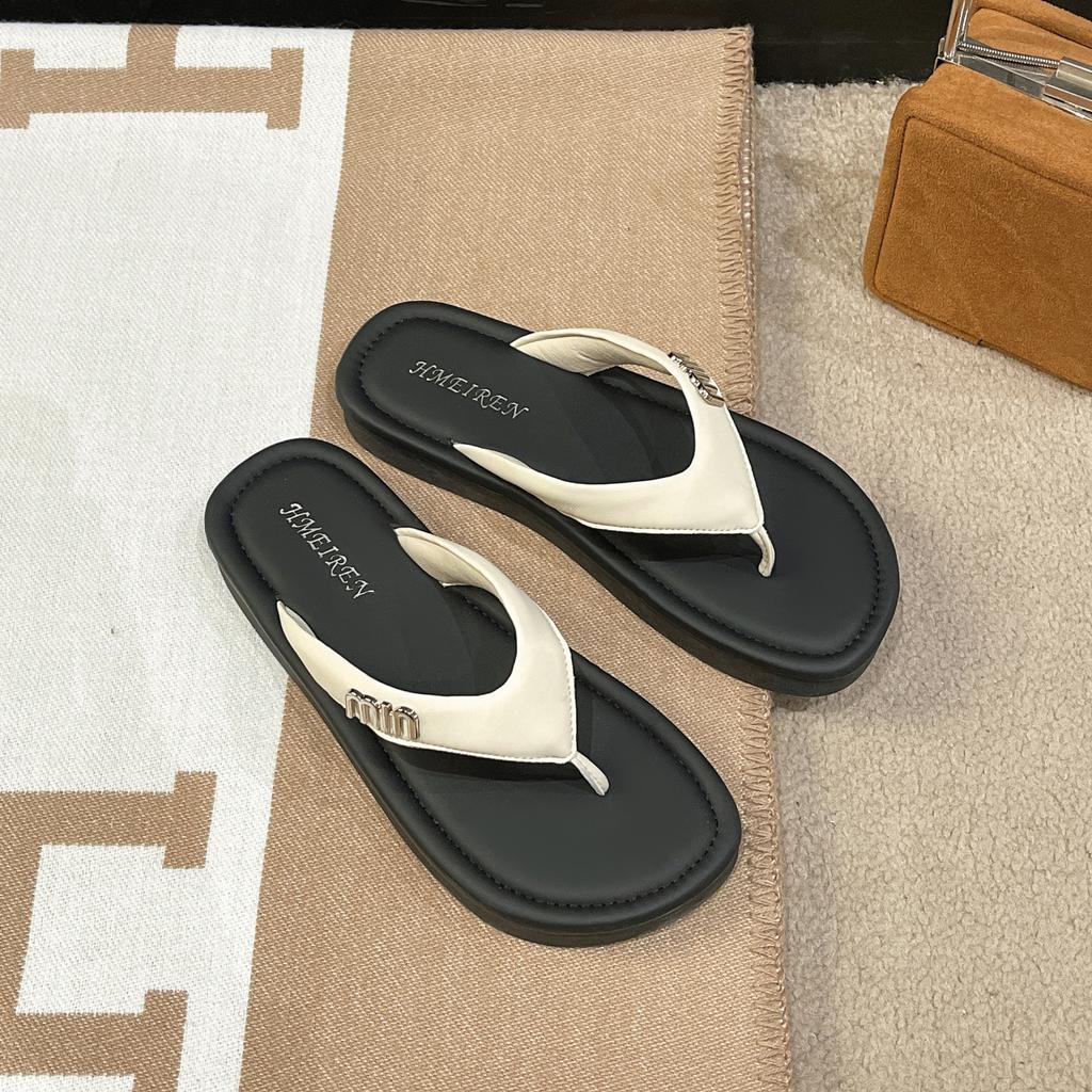 Versatile Clip New Fairy Shoes Slippers Female Summer Wear Fashion Design Lazy Flip-flops Niche Toe Fashion 2025